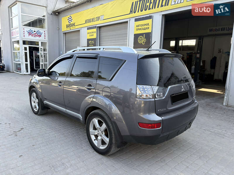 Внедорожник / Кроссовер Mitsubishi Outlander XL 2008 в Львове