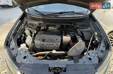 Позашляховик / Кросовер Mitsubishi Outlander XL 2008 в 