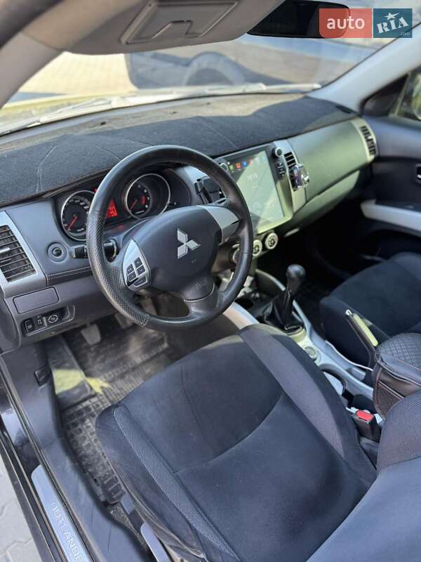 Внедорожник / Кроссовер Mitsubishi Outlander XL 2008 в Львове