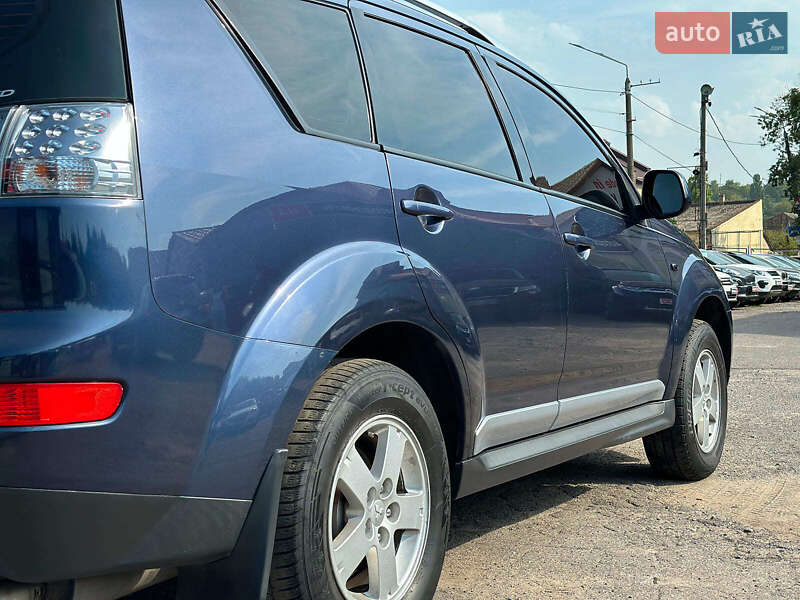 Позашляховик / Кросовер Mitsubishi Outlander XL 2008 в Вінниці