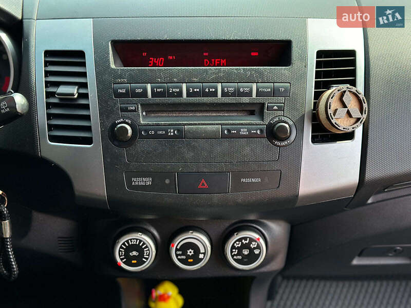 Позашляховик / Кросовер Mitsubishi Outlander XL 2008 в Вінниці
