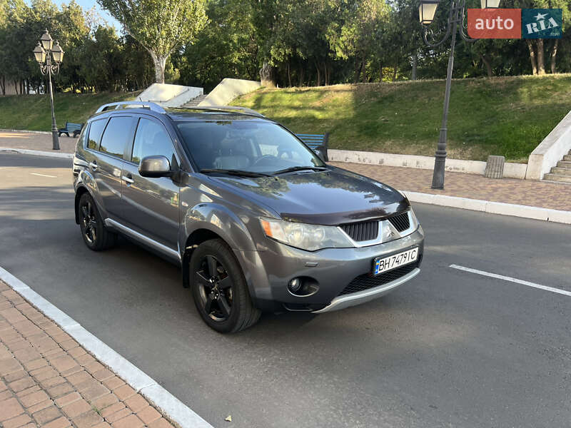 Внедорожник / Кроссовер Mitsubishi Outlander XL 2008 в Одессе фото 5 Внедорожник / Кроссовер Mitsubishi Outlander XL 2008 в Одессе