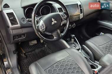 Внедорожник / Кроссовер Mitsubishi Outlander XL 2011 в 