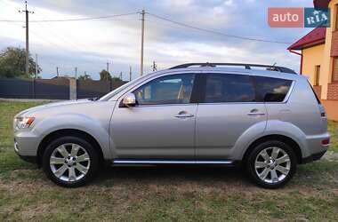 Внедорожник / Кроссовер Mitsubishi Outlander XL 2012 в Коломые