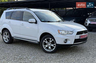 Позашляховик / Кросовер Mitsubishi Outlander XL 2012 в Калуші
