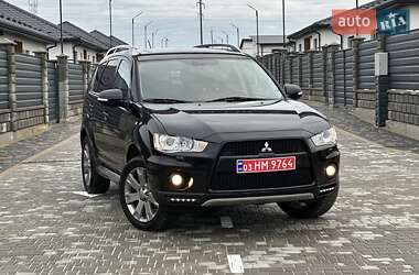 Внедорожник / Кроссовер Mitsubishi Outlander XL 2010 в Вараше