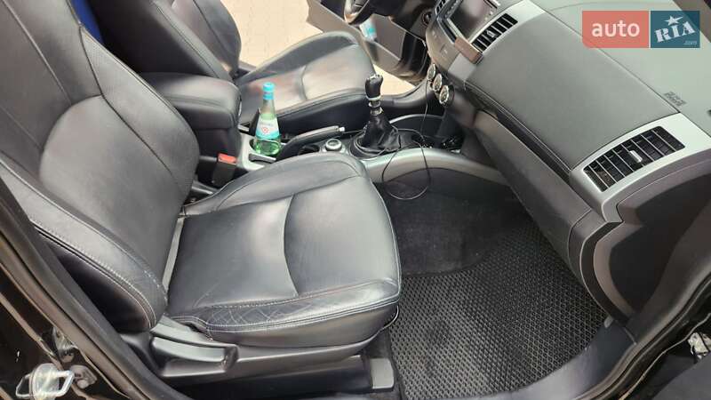 Внедорожник / Кроссовер Mitsubishi Outlander XL 2010 в Днепре