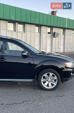 Внедорожник / Кроссовер Mitsubishi Outlander XL 2010 в 