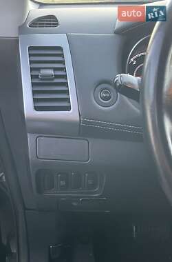 Внедорожник / Кроссовер Mitsubishi Outlander XL 2010 в 