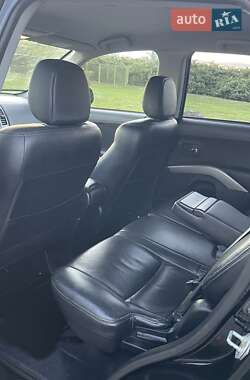 Внедорожник / Кроссовер Mitsubishi Outlander XL 2010 в 