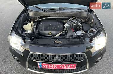 Внедорожник / Кроссовер Mitsubishi Outlander XL 2010 в 