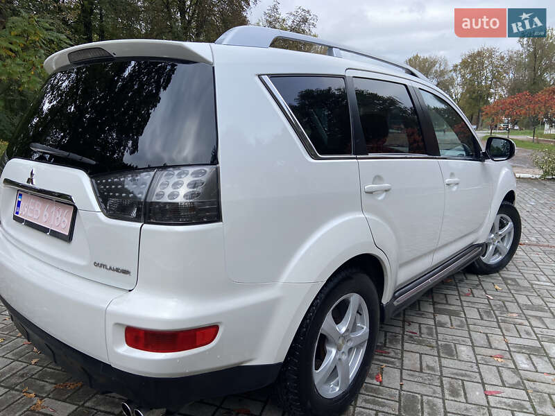 Внедорожник / Кроссовер Mitsubishi Outlander XL 2010 в Дрогобыче