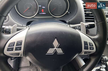 Внедорожник / Кроссовер Mitsubishi Outlander XL 2010 в 
