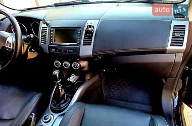 Внедорожник / Кроссовер Mitsubishi Outlander XL 2011 в 