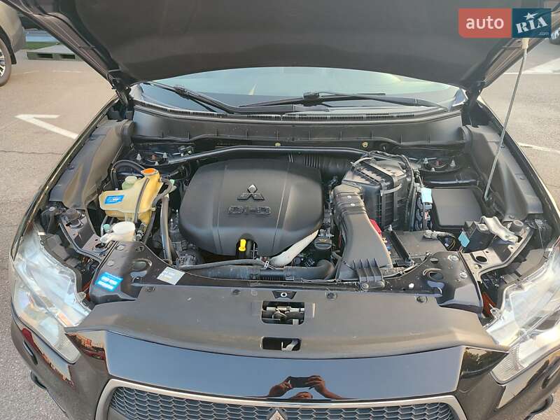 Внедорожник / Кроссовер Mitsubishi Outlander XL 2010 в Киеве