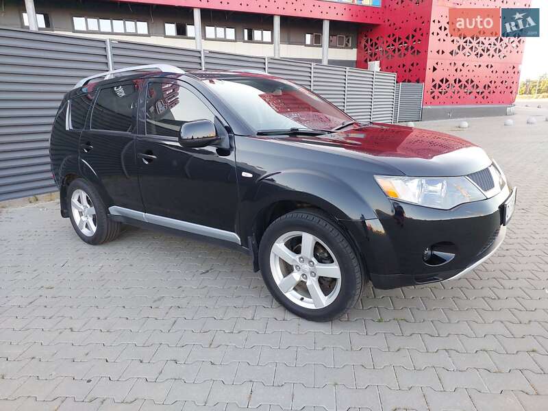 Внедорожник / Кроссовер Mitsubishi Outlander XL 2008 в Киеве
