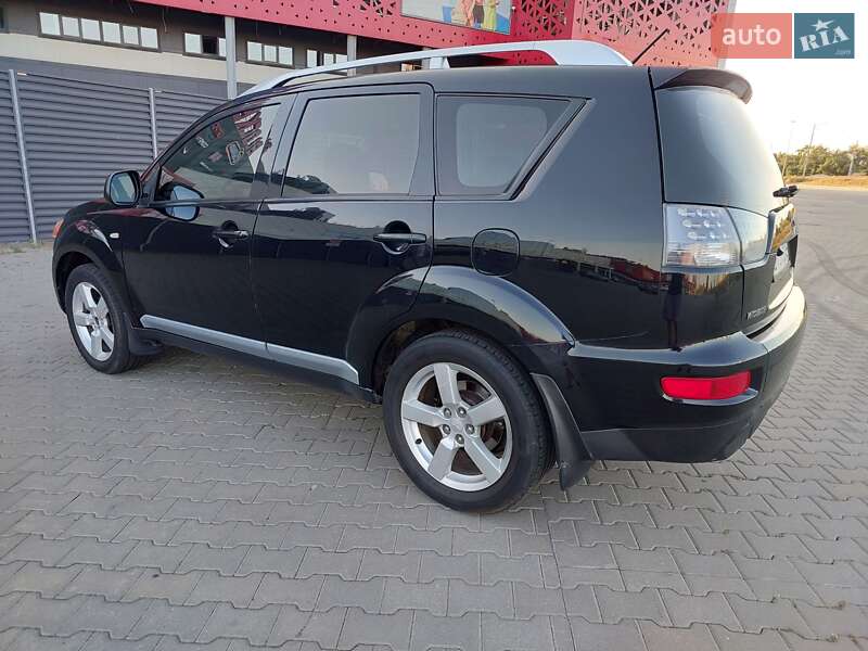 Внедорожник / Кроссовер Mitsubishi Outlander XL 2008 в Киеве