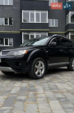 Позашляховик / Кросовер Mitsubishi Outlander XL 2008 в Охтирці