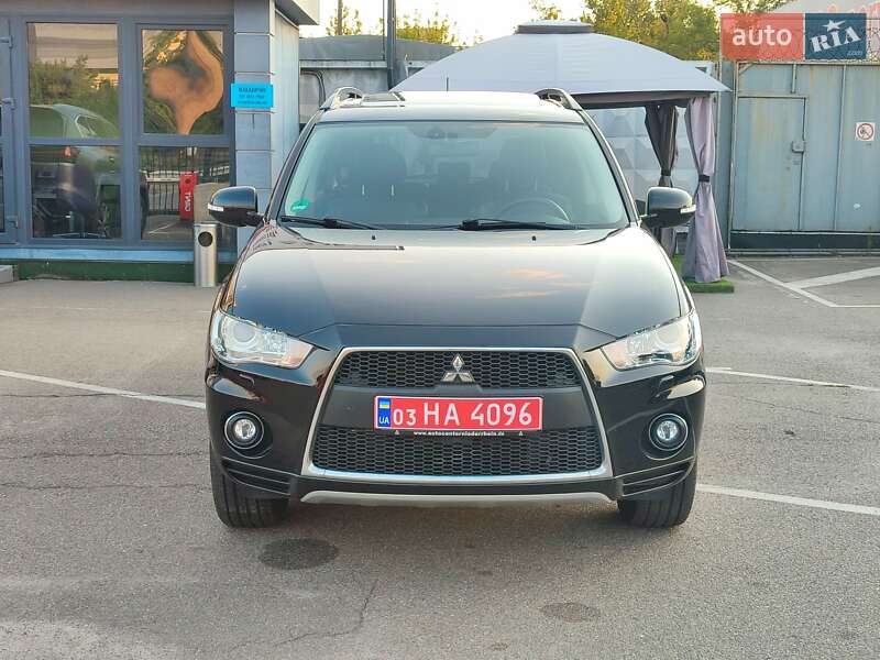 Внедорожник / Кроссовер Mitsubishi Outlander XL 2010 в Киеве