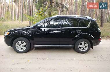 Внедорожник / Кроссовер Mitsubishi Outlander XL 2010 в 