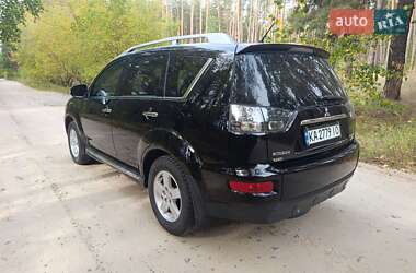 Внедорожник / Кроссовер Mitsubishi Outlander XL 2010 в 