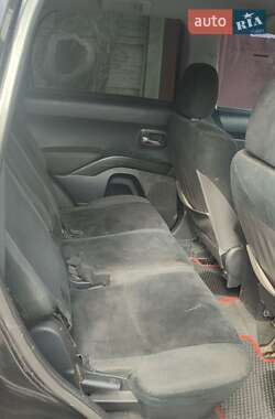 Внедорожник / Кроссовер Mitsubishi Outlander XL 2009 в 
