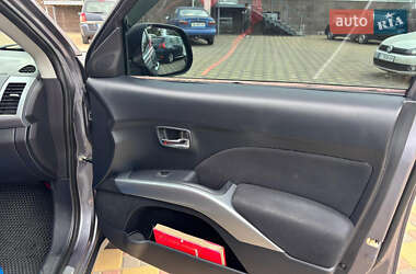 Внедорожник / Кроссовер Mitsubishi Outlander XL 2008 в 