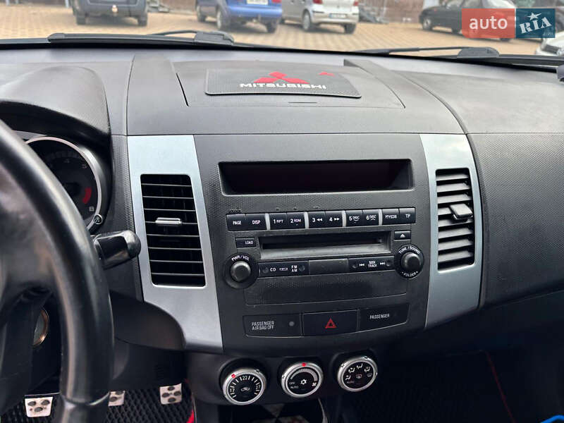 Внедорожник / Кроссовер Mitsubishi Outlander XL 2008 в Гайсине