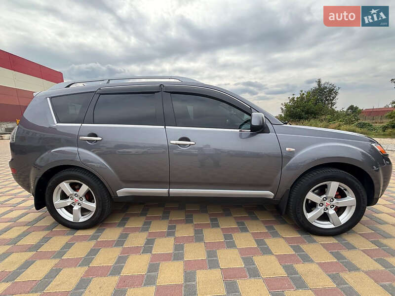 Внедорожник / Кроссовер Mitsubishi Outlander XL 2008 в Гайсине