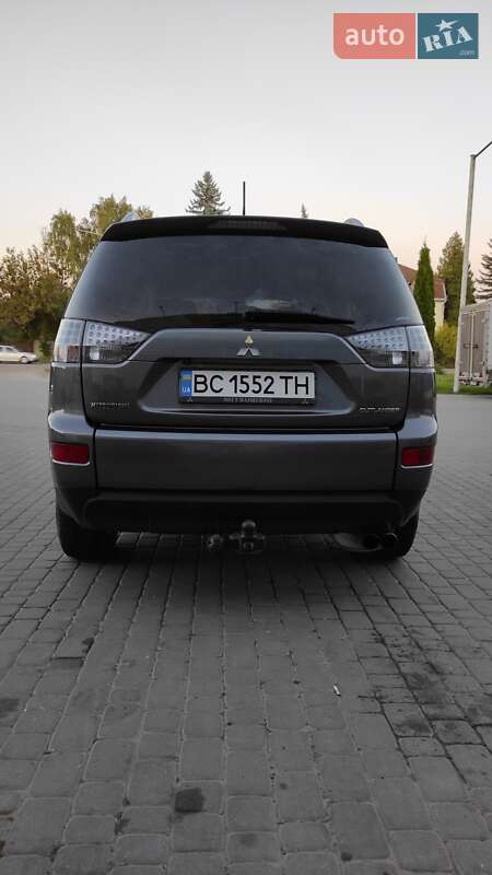 Внедорожник / Кроссовер Mitsubishi Outlander XL 2008 в Самборе