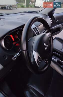 Внедорожник / Кроссовер Mitsubishi Outlander XL 2008 в 
