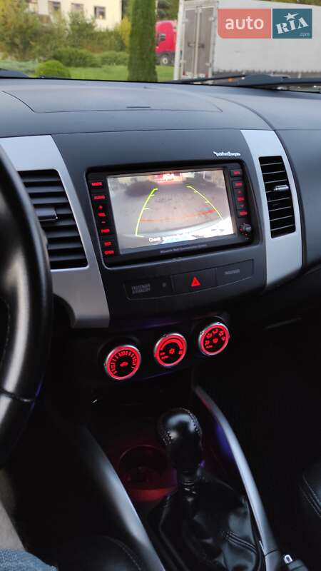 Внедорожник / Кроссовер Mitsubishi Outlander XL 2008 в Самборе