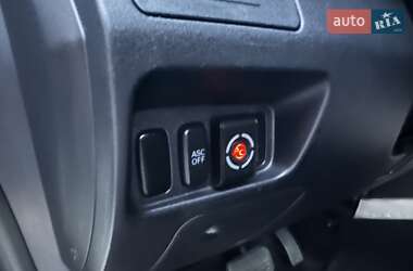 Позашляховик / Кросовер Mitsubishi Outlander XL 2010 в 