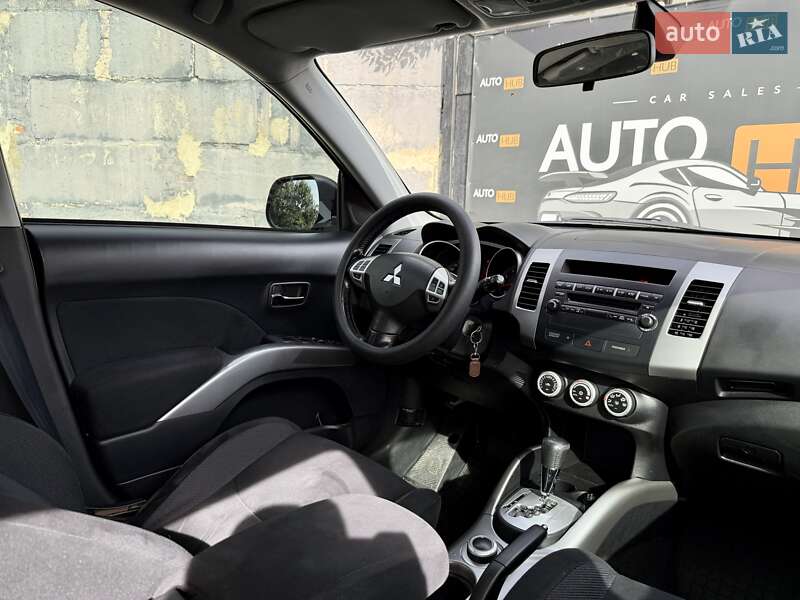 Внедорожник / Кроссовер Mitsubishi Outlander XL 2008 в Харькове