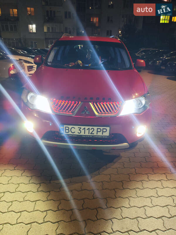 Позашляховик / Кросовер Mitsubishi Outlander XL 2008 в Львові