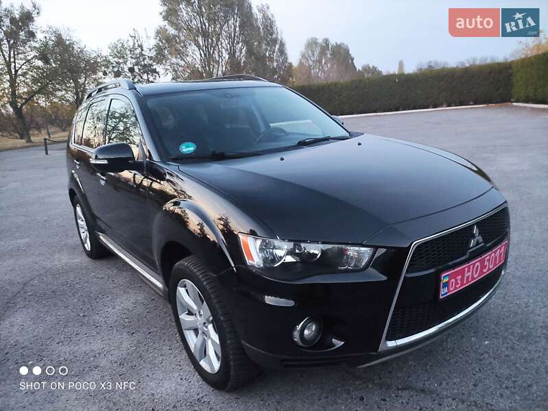 Внедорожник / Кроссовер Mitsubishi Outlander XL 2011 в Змиеве