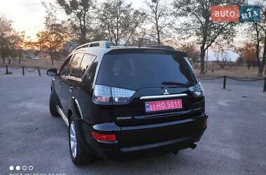 Внедорожник / Кроссовер Mitsubishi Outlander XL 2011 в 