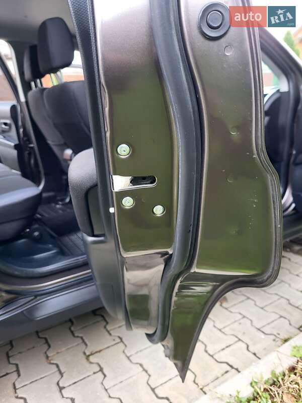 Внедорожник / Кроссовер Mitsubishi Outlander XL 2010 в Хмельницком