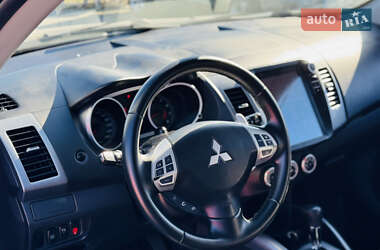 Внедорожник / Кроссовер Mitsubishi Outlander XL 2008 в 