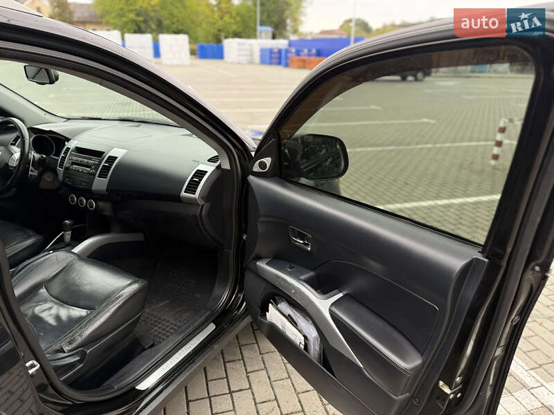 Позашляховик / Кросовер Mitsubishi Outlander XL 2007 в Коломиї фото 8 Позашляховик / Кросовер Mitsubishi Outlander XL 2007 в Коломиї