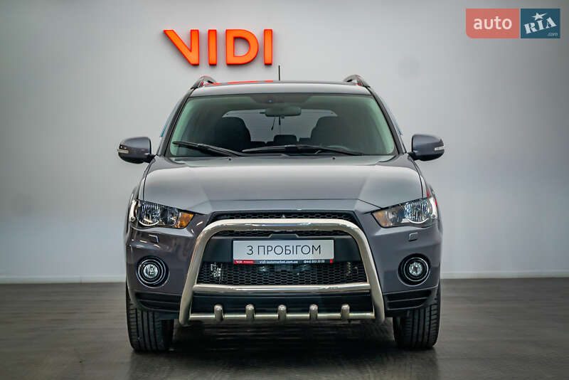 Внедорожник / Кроссовер Mitsubishi Outlander XL 2010 в Киеве