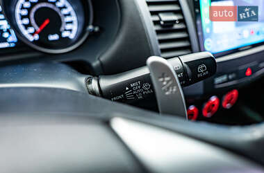 Позашляховик / Кросовер Mitsubishi Outlander XL 2010 в 