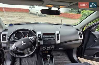 Внедорожник / Кроссовер Mitsubishi Outlander XL 2010 в 