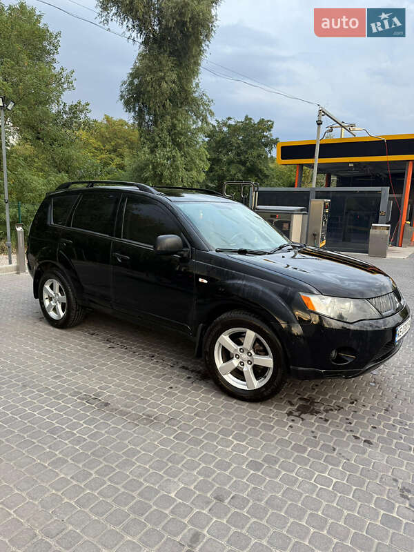 Внедорожник / Кроссовер Mitsubishi Outlander XL 2008 в Каменском