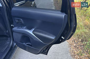 Позашляховик / Кросовер Mitsubishi Outlander XL 2008 в 