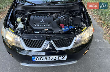Позашляховик / Кросовер Mitsubishi Outlander XL 2008 в 