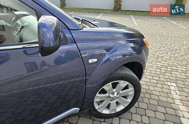 Внедорожник / Кроссовер Mitsubishi Outlander XL 2009 в 