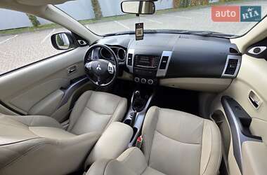 Внедорожник / Кроссовер Mitsubishi Outlander XL 2009 в 