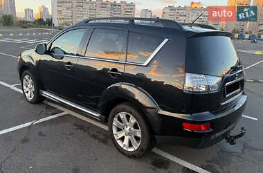 Внедорожник / Кроссовер Mitsubishi Outlander XL 2011 в 