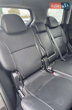 Внедорожник / Кроссовер Mitsubishi Outlander XL 2010 в 